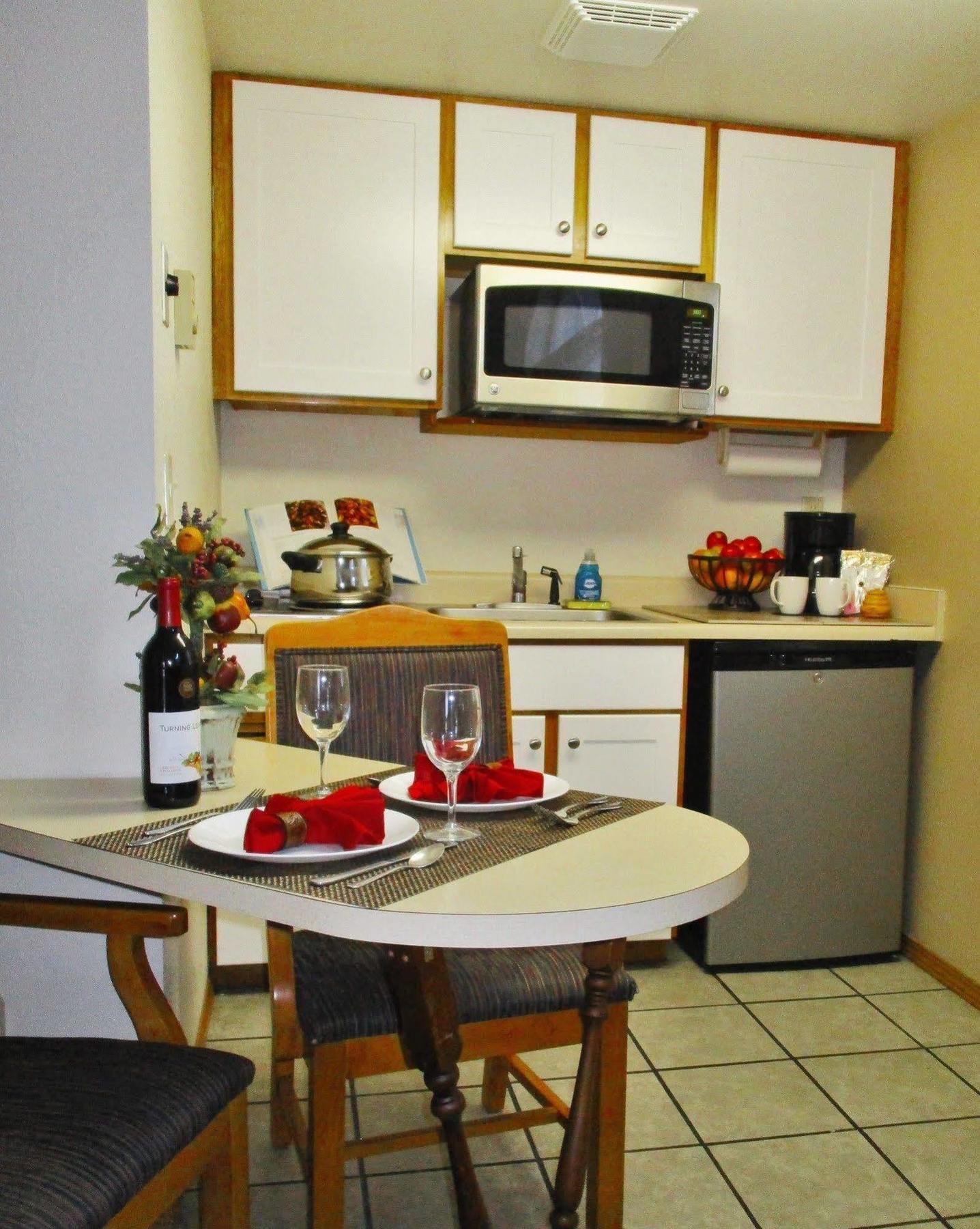 Turning Leaf Townhome Suites Fairwood Extérieur photo