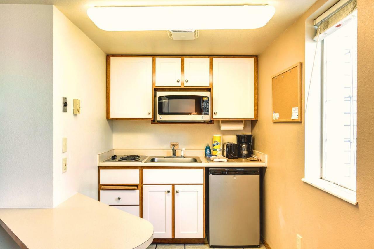 Turning Leaf Townhome Suites Fairwood Extérieur photo